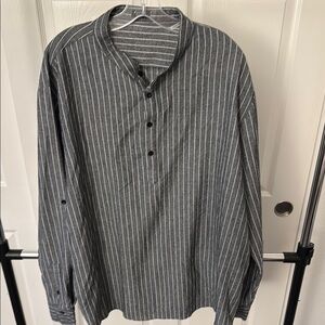Gray and White Casual Button Down Shirt with Stand-Up Collar